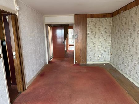 photo habitation La Courneuve apres debrras antiquités