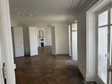 photo habitation Nogent sur Marne apres debrras antiquités
