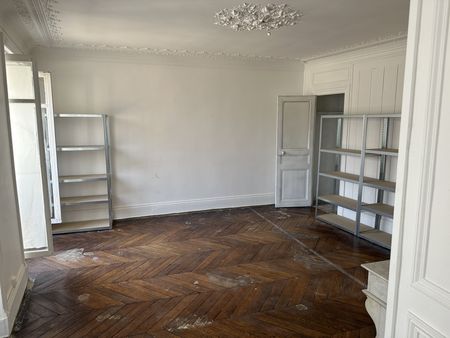 photo habitation Charenton le Pont apres debrras antiquités