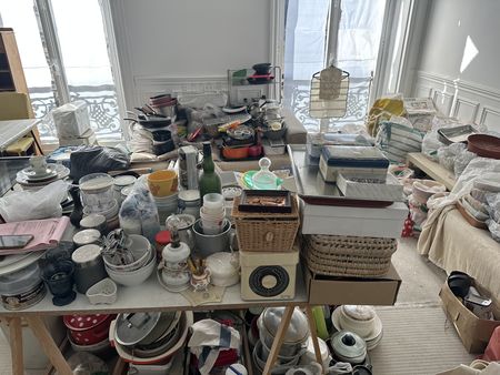  photo brocanteur avant debarras antiquites Paris