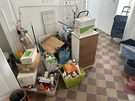 photo logement Jouy le Moutier avant debarras brocanteur
